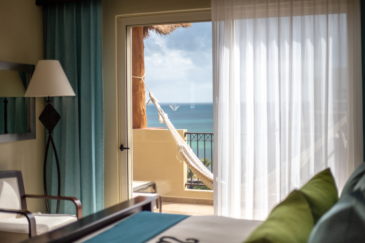 one-bedroom-ocean-view-suite