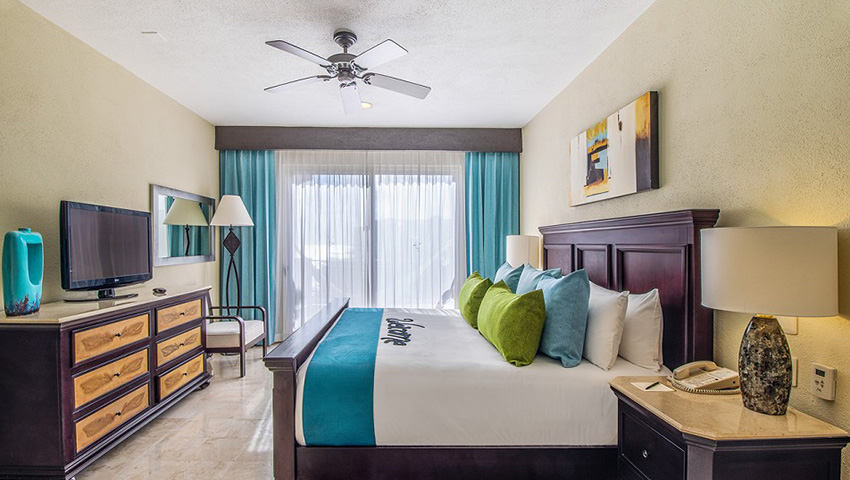 Master Suite One Bedroom suite comparison | Villa del ...